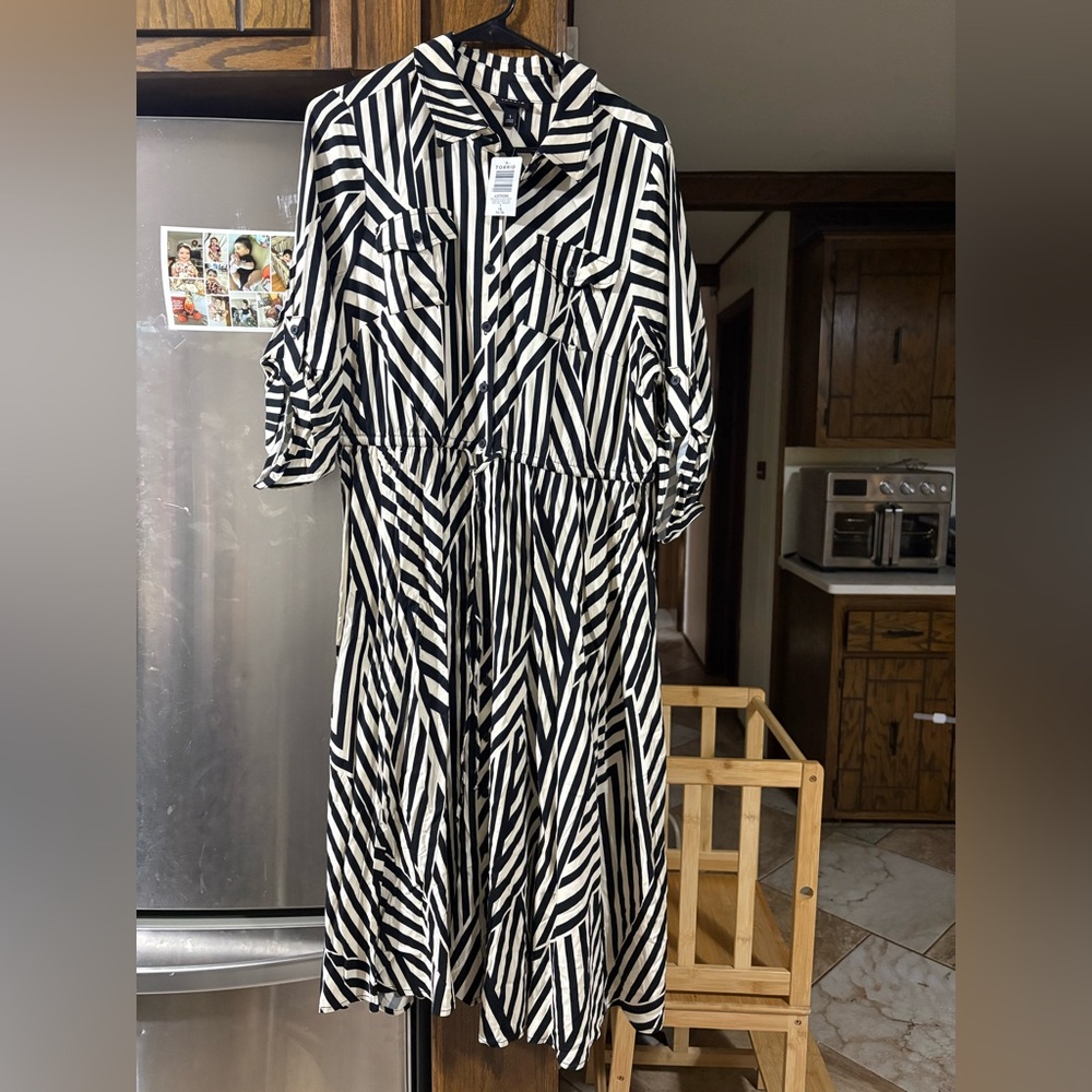 torrid Black and White Women's Dress - Picture 4 of 5